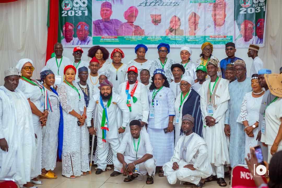 NPSGGG national and state officers at a group photograph after a forum