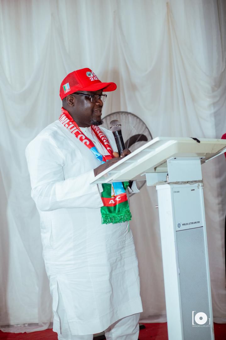 A national officer of NPSGGG addressing members at a lectern